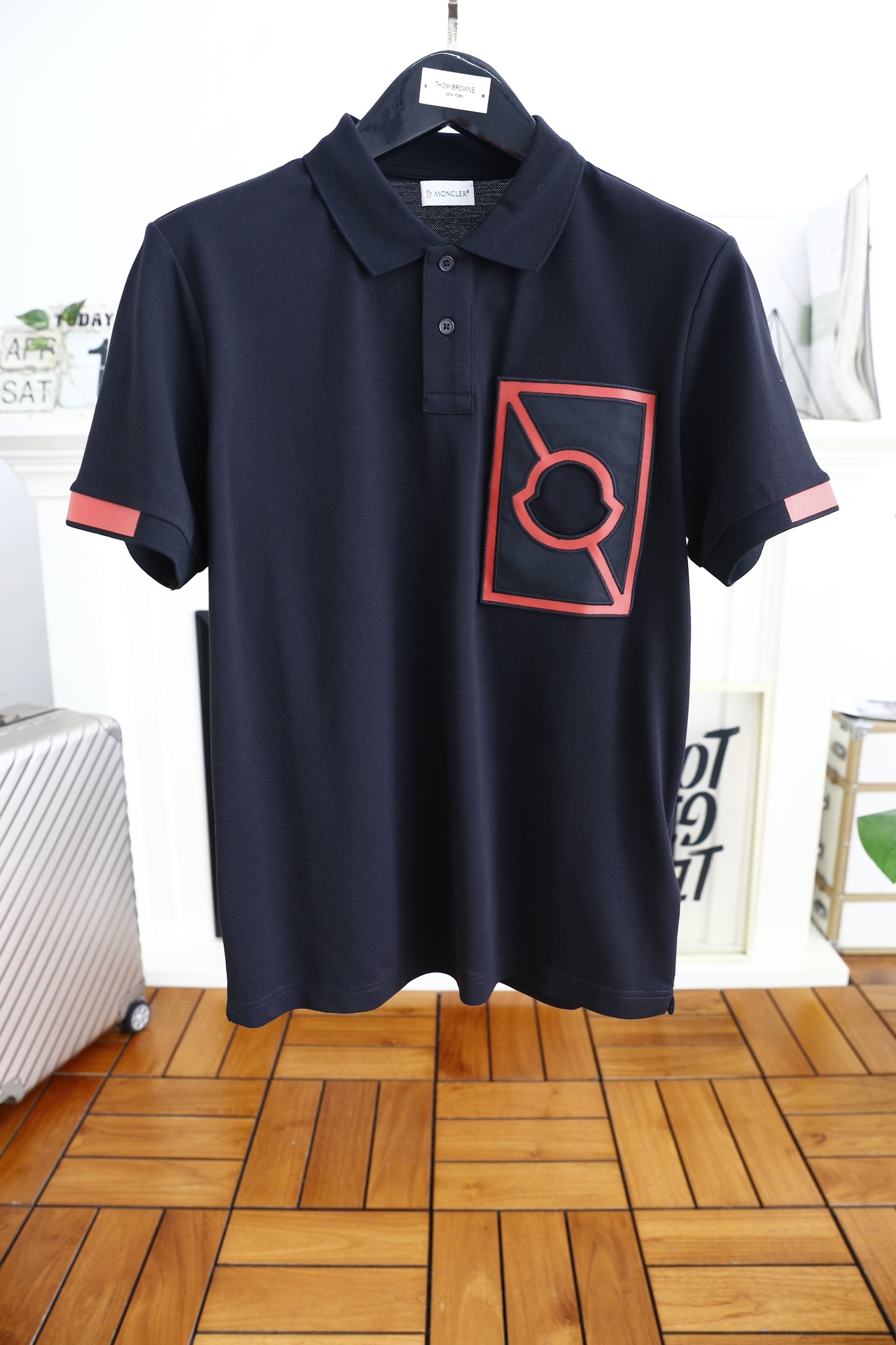 몽클레어 빅패치 소매포인트 카라 셔츠 (2color)