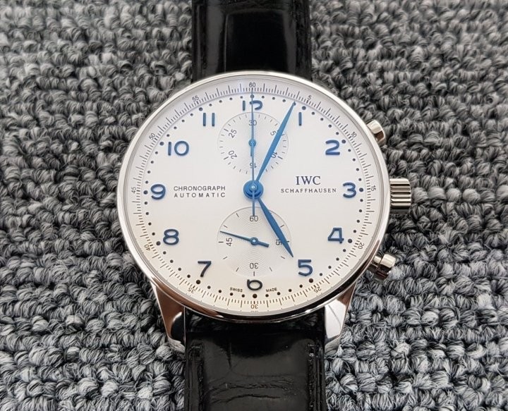 IWC 포루트기저 화이트다이얼 블루핸즈 가죽